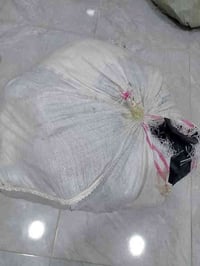 قراض امزون يتكون من ملابس مواد كترونية   حاجة الف مواد منزلية مبايلات ...