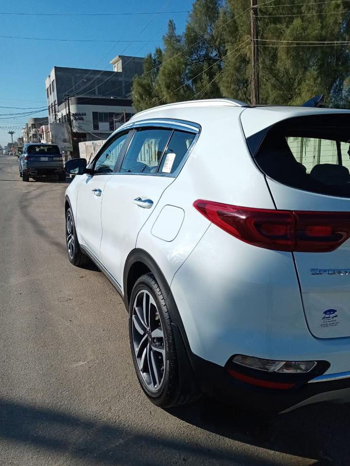 السلام عليكم
كيا سبورتج موديل 2020 خليجي 

ماشية ٥٠فول مواصفات ١/١

بصمة 

بنوراما 

جنطة كهرباء

مانع انزلاق 

نزول منحدرات

هاند بريك بصمة 

ثلاث وضعيات للقيادة

اوتو هولد

مري قلاب 

قطعتين تبريد

السعر ١٧٠ 

مكاني بغداد 

رقم ‭٠٧٨٨ ٢٩٤ ٢٢٤٦‬
