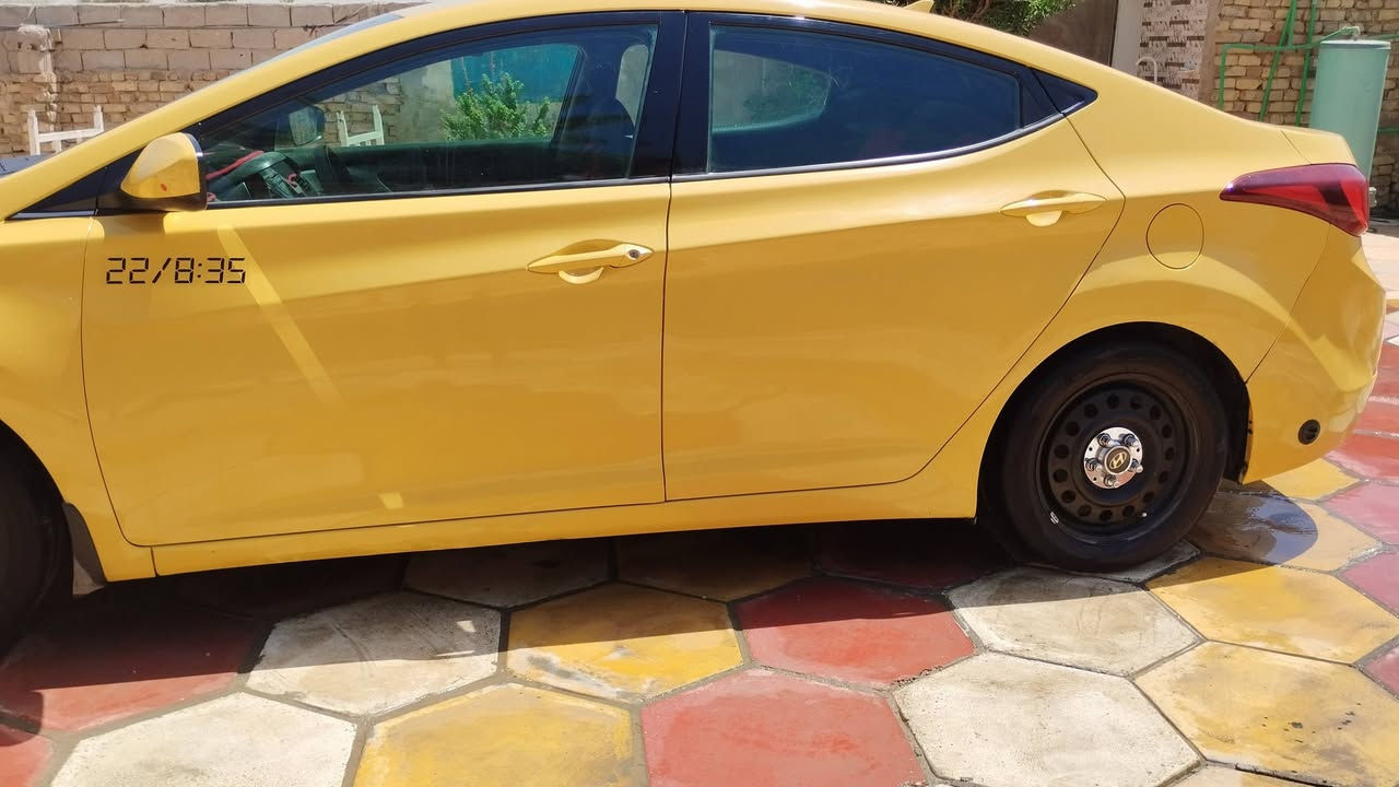 السلام عليكم النتره 15 مكينه وكير طبكه جديده تخم تاير جديد تبريد خير من الله  منضومه غاز ***********
