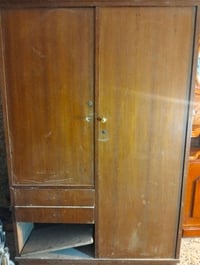 للبيع • تواصل خاص • غرفه اخشاب