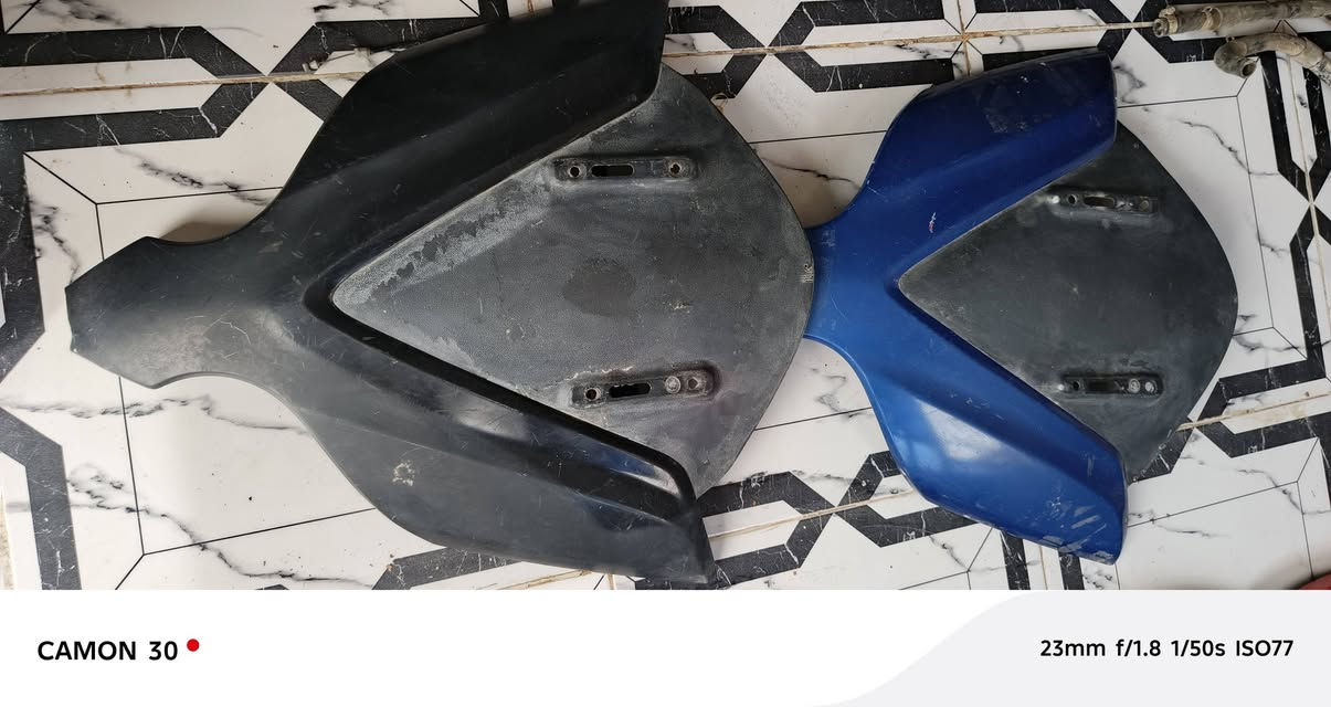 سلام عليكم غراض 010/08ابيعهن شلعه وحده سعر ١٠٠قفل موجود توصيل مكان ناصريه ***********
