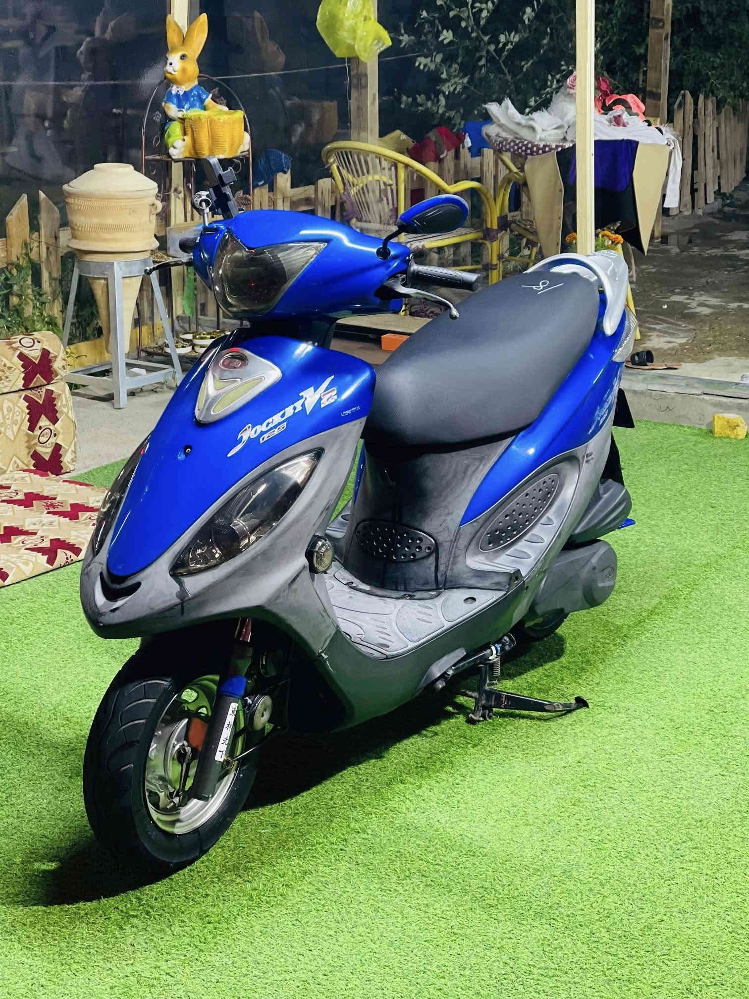 كامكو V2 مديل 2014للبيع دراجه رمبه كفاله صار فتره طلعت من الرمبه مو هواي مانقصه كلشي دراجه نضيفه وحلوه كفرات ختم واحد مكينه ناعمه إلاستفسار تصل *********** مكاني ناصريه قضاء رفاعي 🙏
