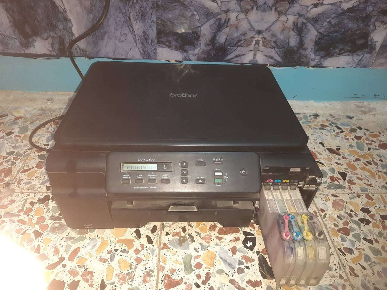 طابعة برذد j100 البور يعمل ولكن لا تستنسخ ما ادري نقص بالحبر  او مشكلة أخرى السعر 100الف هاتف ***********

