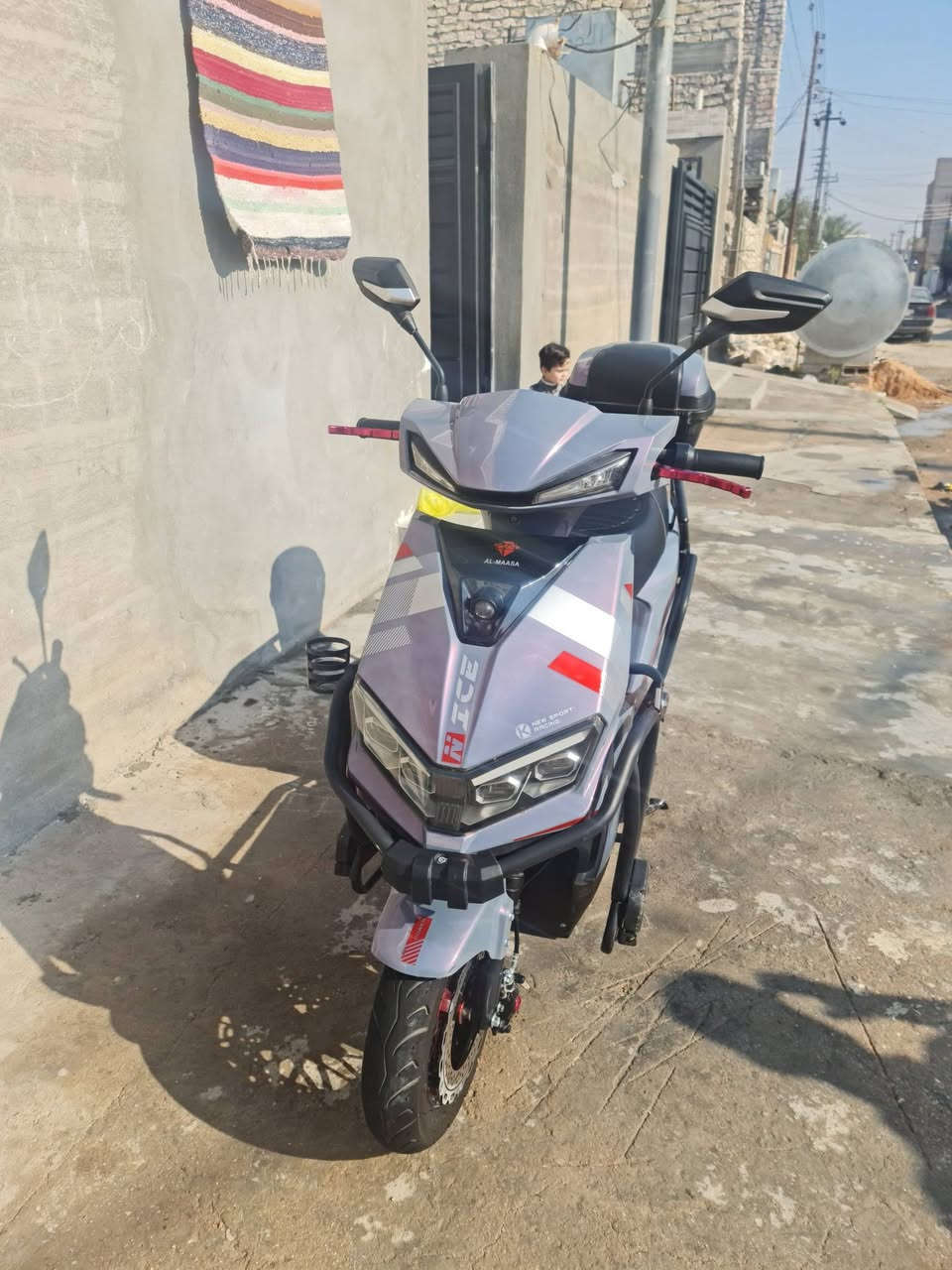 السلام عليكم دراجه شحن نوع شبح للبيع نضيفه مثل ماواضح كشره حيل جديد باتري عل فحص  تعلاوات دبل يعني يصعدون 3 اشخاص وميدك سعر 750 وبي مجال بصيط عنواني الرمادي الخمسه كيلو  
*********** تفاصيل اكثر خاص
