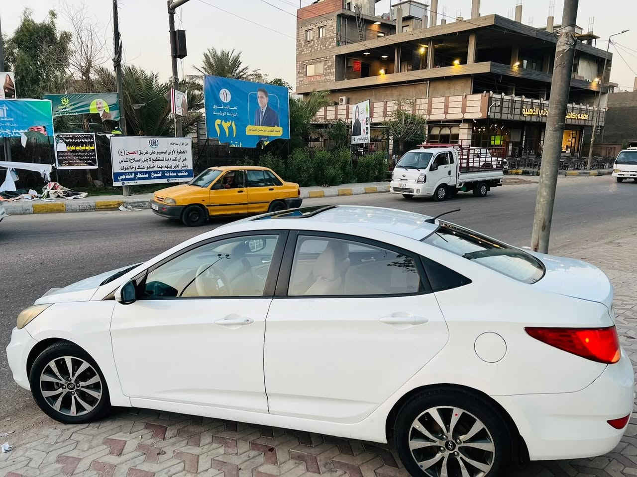 السلام عليكم اكسنت للبيع ٢٠١٦ خليجي فتحت سقف تحكمات فول مواصفات رقم بغداد جديد +هزه جديده محرك ١٦٠٠ دبل قطره تخم تاير +تبريد ثلج سنويه جديده وبسمي تحويل ثاني يوم بيها صبغ صفحت السايق السعر ٩٥وبيها مجال للاتصال *********** العنوان بغداد الدوره ابو دشير
