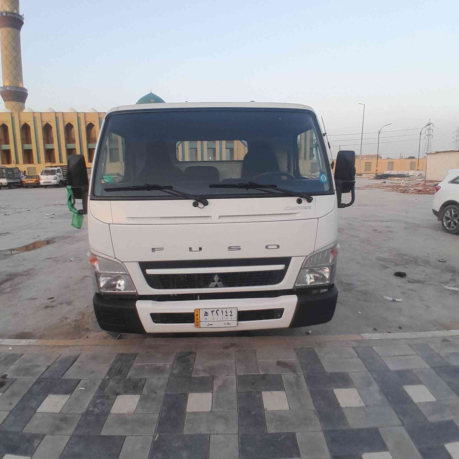 سلام عليكم كنتر للبيع موديل 2020 سياره ماشيه 109 بدي  جديد سياره اخت زيرو إستفسار ***********
