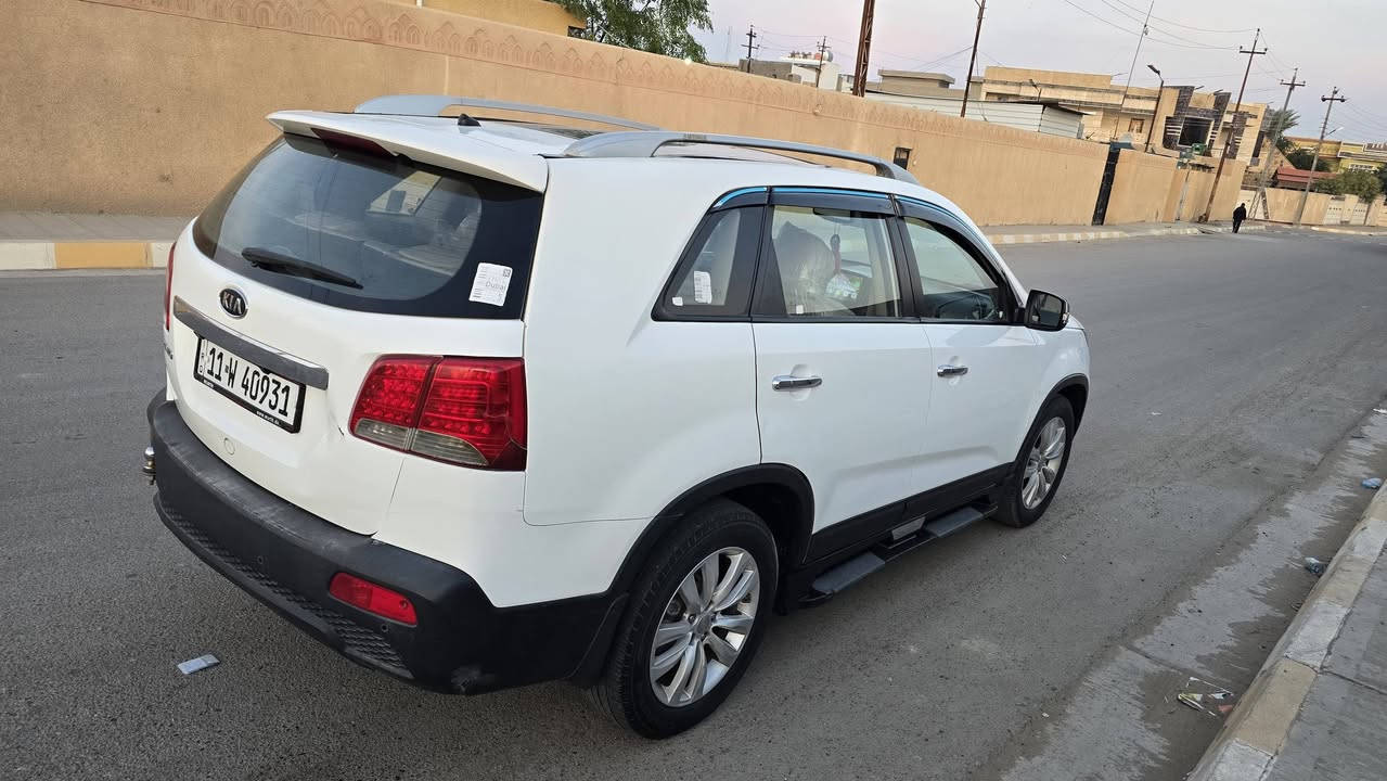 السلام عليكم سورنتو خليجي موديل 2011 سياره فول واحد ع واحد بيها صبغ جاملغ خلفي وييها التكمه ويا جاملغ ملاون محرك 4 سلندر دوش 2400  مكان السياره الانبار الفلوجه السعر 127 
***********
***********
***********
