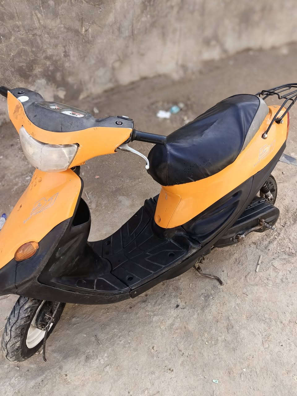 سلام عليكم درجة بيجي لبيع نضيفه كلشي شغال بيه سلف هندر لايت مكينه ناعمه شلعه حلوه  سعره مناسب 250مكان ناصريي مركز وشراي ***********يتصل عله رقم مستعجل عله بيع
