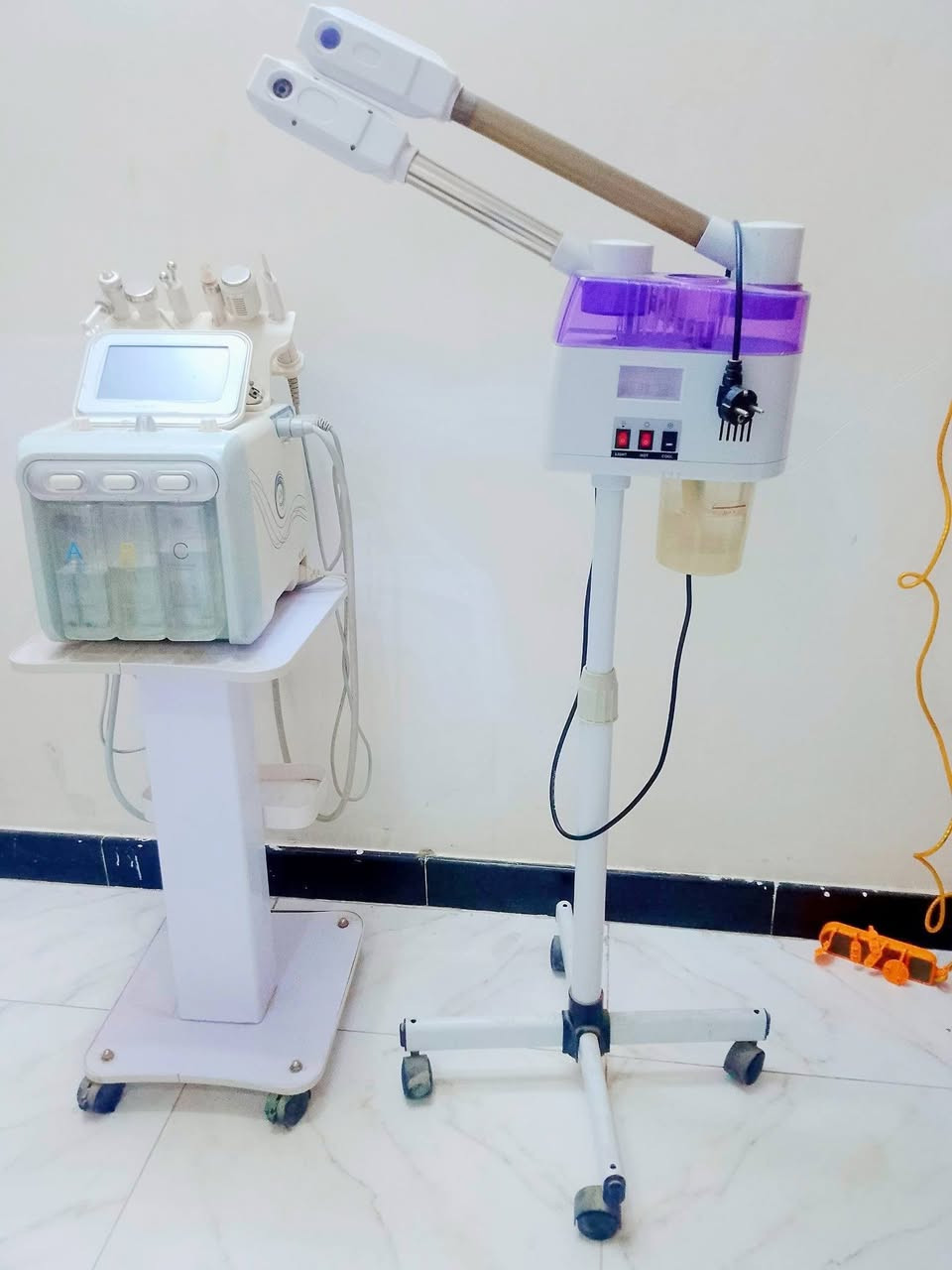 السلام عليكم خوان جهاز  تنظيف جديدي مستعمل قليل   كلش +جهاز  بخار  اصلي ما مستعمل
غير مبري لذمة لمو شراي ويتصل أو يراسل 

سعرهم. 325وبيهن مجال قليل. جدا 
 جدد ما مستعملات 

رقم الهاتف ***********
