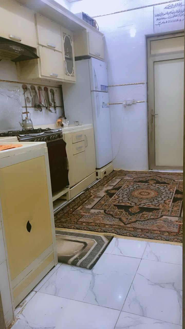 بيت للبيع زراعي بلشرج المساحه 100 متر يتكون من غرفه وصاله ومطبخ وبراني وحمامات للاستفسار اكثر الاتصال ع الرقم ***********غير متوفر ماسنجر
