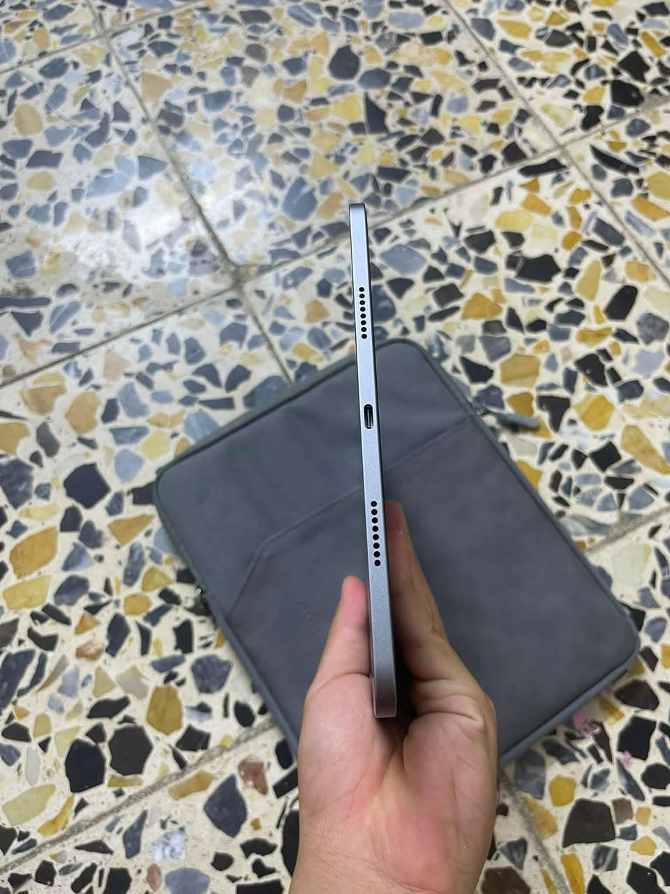 ايباد 11 برو M2 حجم 11 انج
بطارية 100 
مشحون 18 مرة
ذاكرة 256
شخط مابي 
++ كڤر اصلي + قلم كوبي + جنطة ايباد 

800 الف قفل 
واتساب ***********
