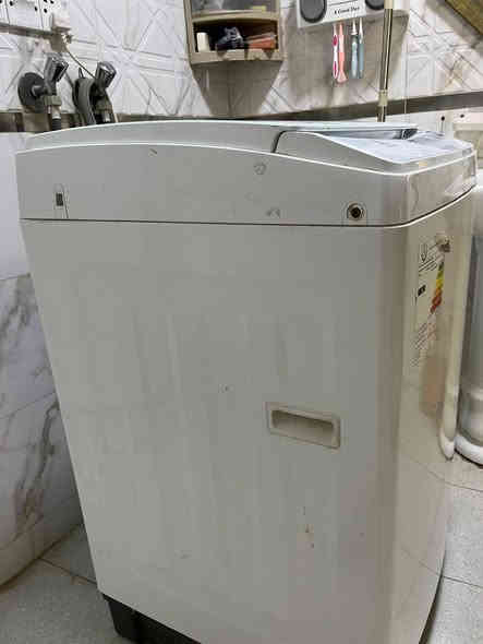 غسالة ملابس نوعية الحافظ نضيف كلش السعر ١٥٠الف مكاني سوق الشيوخ ***********
