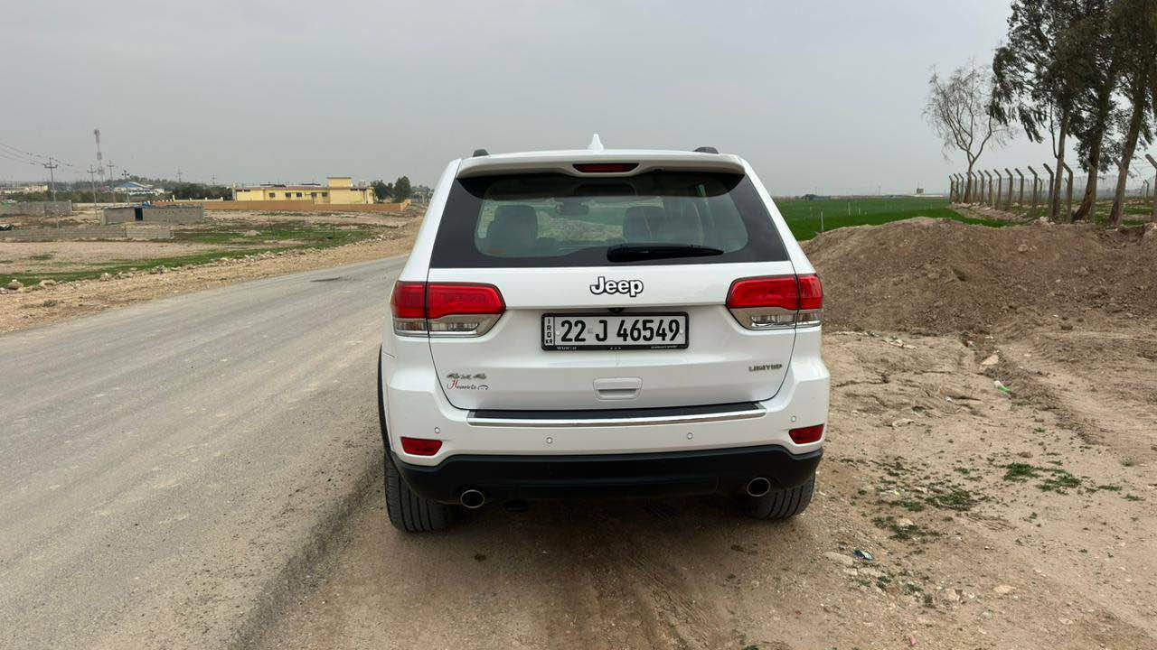 السلام عليكم جيب لاريدو للبيع. كلين تايتل. 2018. الليمتد بلس. كفى العامل وكل شيء. والسياره كلش نظيف. ماشي فقط.50م بها مجال قليل للطيبين.*********** أربيل, العراق
