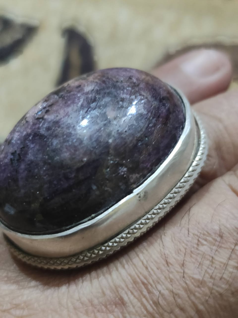 ياقوته بوزن 75 غرام حجر ضخم جدا وصياغه يدويه


**إذا كنت صاحب هذا الإعلان وتريد حذفه لأي سبب، رجاءا أرسل رسالة إلى الدعم الفني**