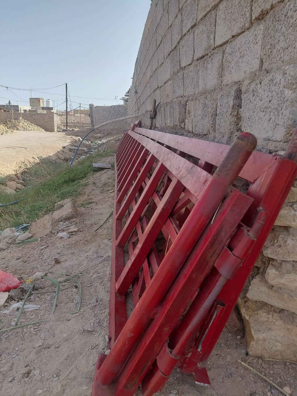 محجر هينو ٦ و ربع كامل للبيع 
النجف :***********
