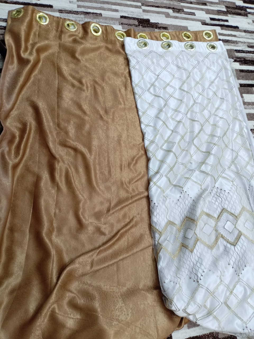 للبيع 
بردة قماش شاموا اخت الجديدة 
مكاني موصل الايسر 
***********
واتس اب
