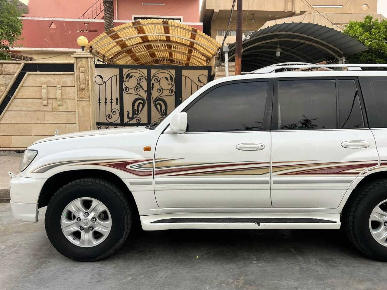 Toyota Land Cruiser
GXR  2006
السعر 188
السياره مرقمه اربيل كلشي جاهز رقم جديد تحويل ثاني يوم  
بدون صبغ شرط
فتحه سقف
وباقي مواصفات لانكروزر
شرط  غرامات 
عنوان كركوك
***********

