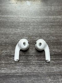 سماعات ايربود برو جيل ثاني بدون كيس فقط سماعات تك يمنة وتك يسرة  جان م...