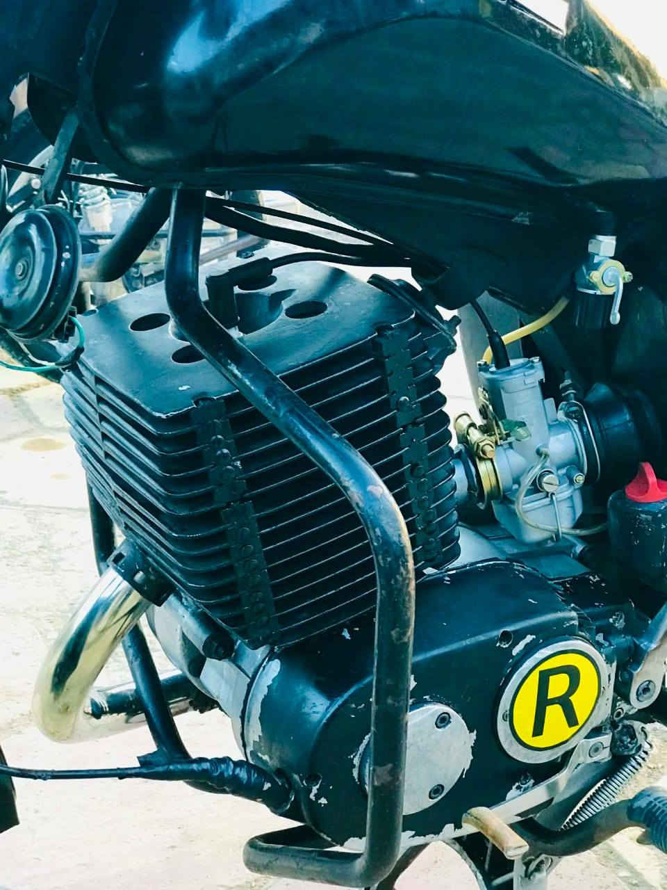 سلام عليكم دراجة قمبورة للبيع ماكنيت بلاد صلنصه جديده ديالى قضاء بلدروز 
مكلف بل نشر اخوان
(‏‪0787 610 6942‬‏)
