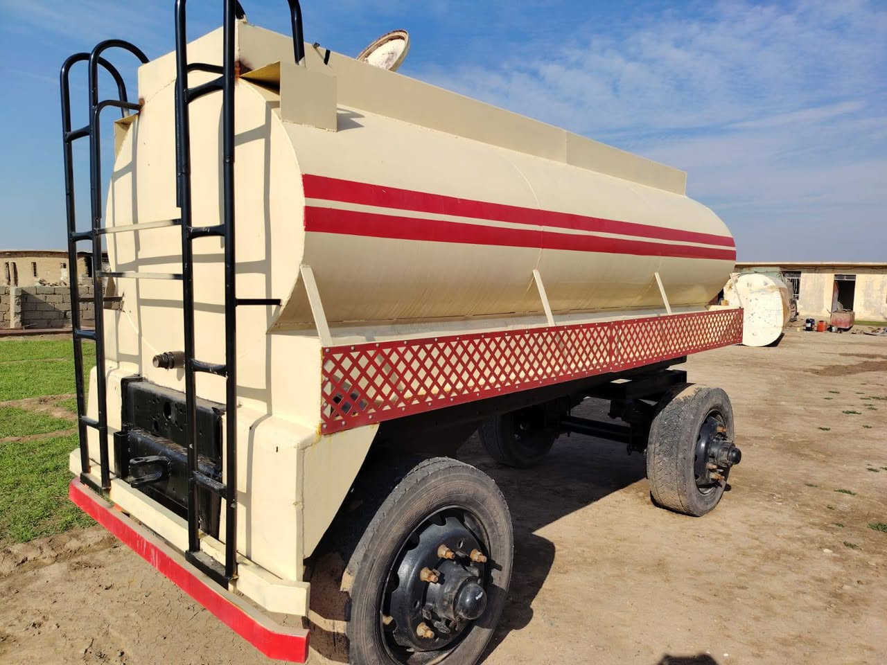 حدادة محمد حسين الربيعي 
لعمل المقاطير و العرباين والخزانات الكبيرة و الصغيرة والزراعة
الموصل/صناعة وادي عگاب/سايدين ربيعة 
***********واتساب
***********واتساب
