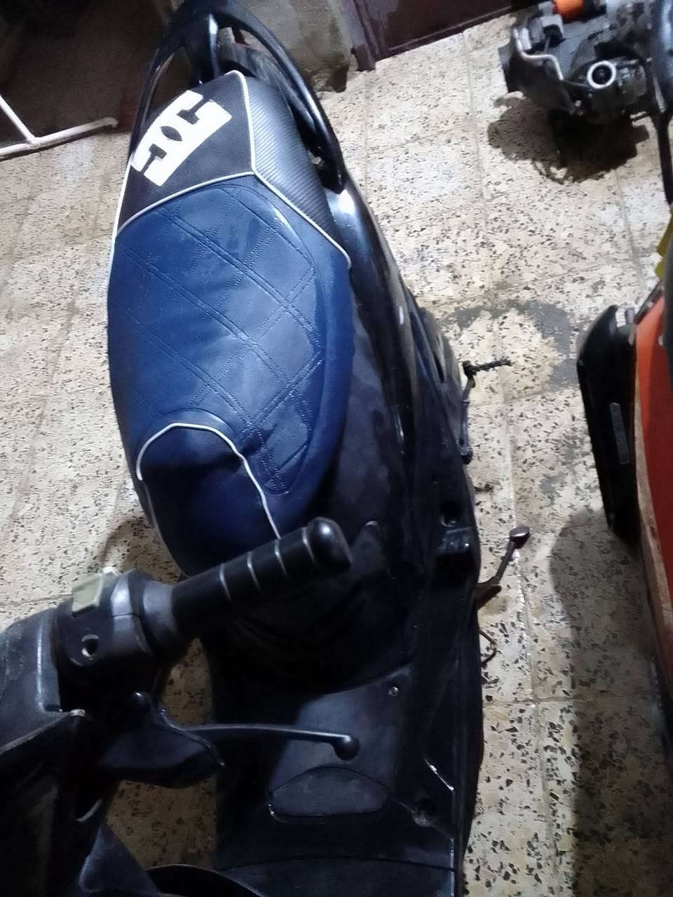 السلام عليكم دراجه ماكس عدله للبيع الدراجه خير من الله شغاله سلف هندر بكل وقت الدراجه بيها صدر امامي خلفي رياضي صالنصه FM مكينه مفتوحة أكرر مكينه مفتوحة السعر 450 وبيها مجال قليل مكاني الدوره ابو دشير تواصل *********** مرتضى الجوراني
