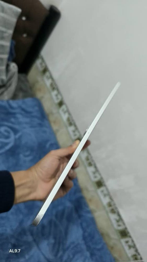 ايباد برو 11 الجيل الثالث 
ذاكره ١٢٨ 
نظافه مثل ماموجود بالصور 
ضربه بسيطه بالجامه الخارجيه للشاشه ما مأثره نهائيا على اللمس والالعاب سلاسه مو طبيعيه ١٢٠ فريم ببجي وباقي اللالعاب 
ويا حسابين ببجي واحد عالميه لفل ٨٠ بي ٥ اطارات كونكر اضافه الى وجه السيزن ال٤ وام فور ثلجي لفل ٤ و ٤ اسلحه تطوير 

وحساب كوريه لفل ٧٥ بي اسلحه تطور ٩ من ظمنهن ٢ كل مسج 
ومثك هوواااي تعال خاص ادزلك صور الحساب
كلهن ٧٥٠ وبي مجال لل شراي
رقم الهاتف *********** الشطره, ذي قار
