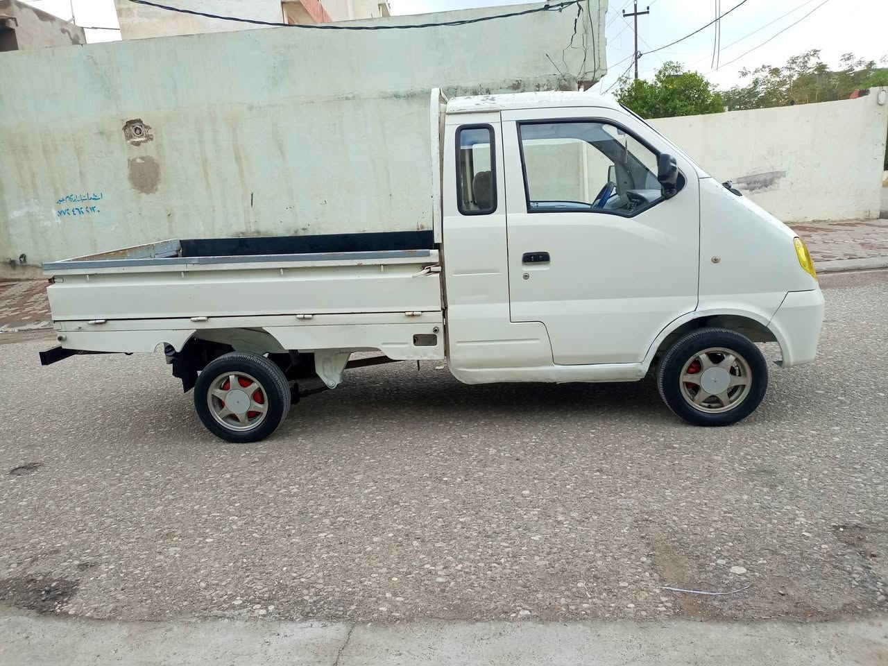 بسم الله مرحبا هافي للبيع موديل ٢٠٠٧ كير محرك شرط لاصرف لا بخار بخاخ شواصي معمر بدون صبغ كشره حيل نضيف تخم تاير جديد كهربائيات كله شغال منفيس الاصلي كامل دوشمه جديد سياره مابيه نقص سعر ٢٠ بي مجال قليل ☎️ اسيا *********** زين واتساب *********** مكان كركوك تحياتي للجميع
