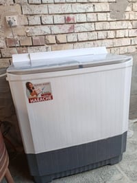 غراض بيت ستعمال قليل غساله وخلاط ومروحه جداريه وطباخ وجزامه ملابس وسخا...