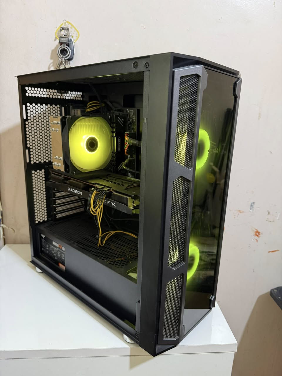 تحية طيبة اصدقائي (( فقط كيس للبيع ))
التجميعة نضيفة وحرارة قطعها ملوزه المواصفات 👇🏻

cpu i5 12400f
gpu RX 6700xt XFX 3fan
ram 16 2x8 3200 bullet
m.b h610m Colorful
nvme m.2 512 Bullet
pus 600w
Case sama argb

مكاني بصرة ومتوفر توصيل السعر 985 الف


**إذا كنت صاحب هذا الإعلان وتريد حذفه لأي سبب، رجاءا أرسل رسالة إلى الدعم الفني**