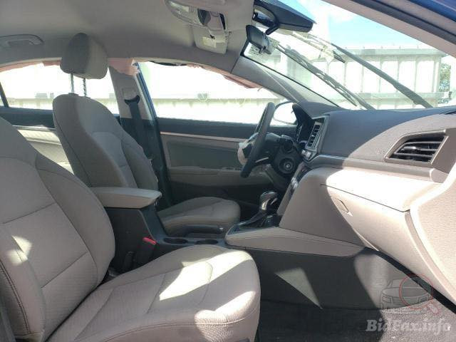 السلام عليكم
النترا وارد امريكي موديل 2020 حادثها الجاملغ الايسر جهة السائق مبدل وطرف البنيد مصلح نفسه  مبدل
كير AT   المرغوب وكلشي شغال بالسيارة تبريد خير من الله
السيارة كير ومحرك خير من الله گشر ودواخل نظيفة 
مواصفات (محرك جديد مبدل ماشي 50 كيلومتر)
تحكم ستيرن 
نظام كروز 
نقطة عمياء
شاشة كاربلي
كاميرا
حساسات 
رادار حماية 
نظام ايكو
أنظمة سرعة
السيارة ماشية 121 الف حقيقي گاعيات
 دوشمة ارضيات وكشنات تخم تاير جديد 
ودسكات امامي جديد
اتصل وتعرف السعر متواجد كلشي واتساب وعلى سيم كارت
***********
