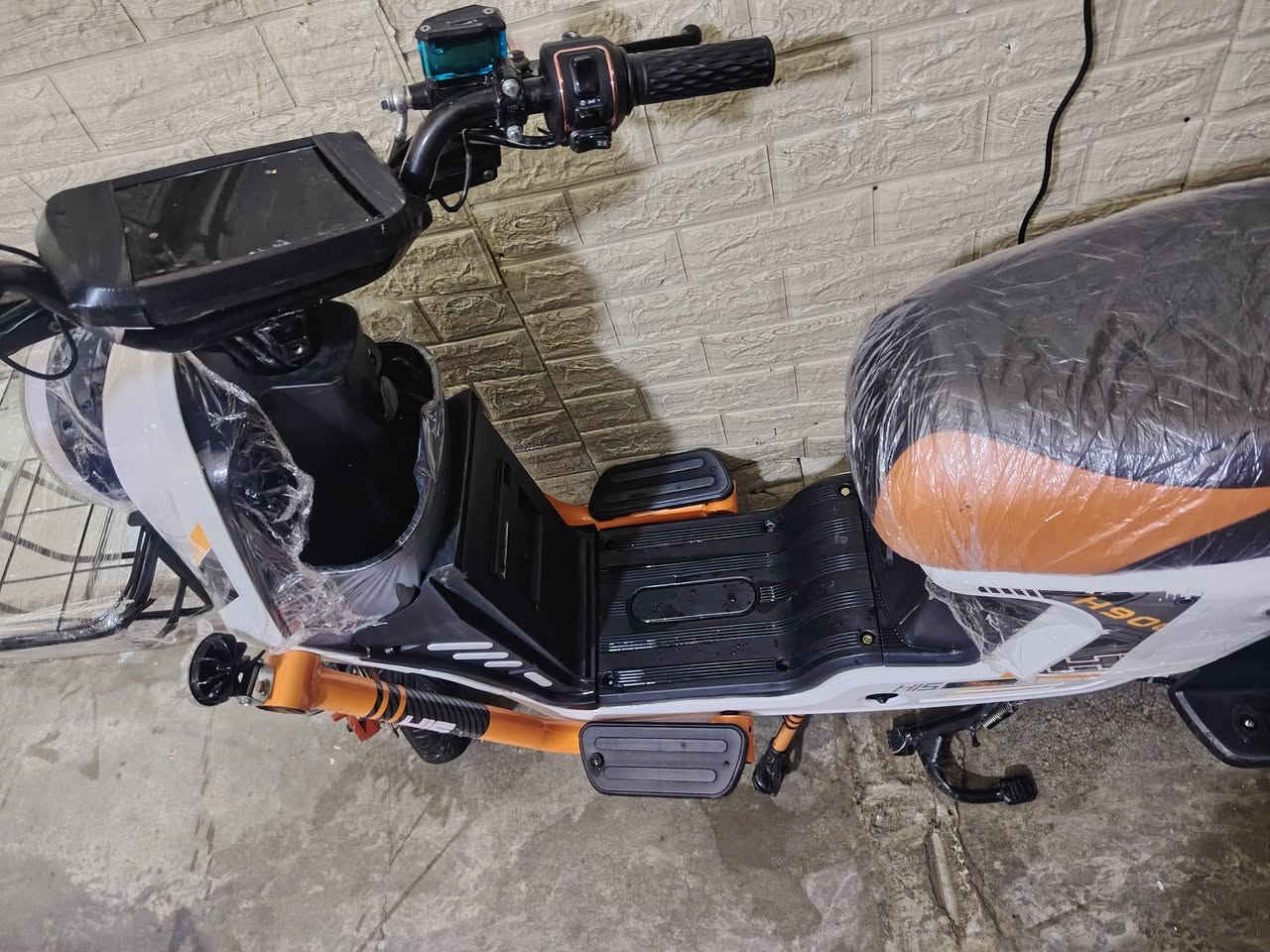 سلام عليكم للبيع دراجه شحن h900 فول مواصفات بطاريات نص عمر دراجه جديد و نضيف كلش شراي يتصل ع رقم *********** مكاني كركوك
