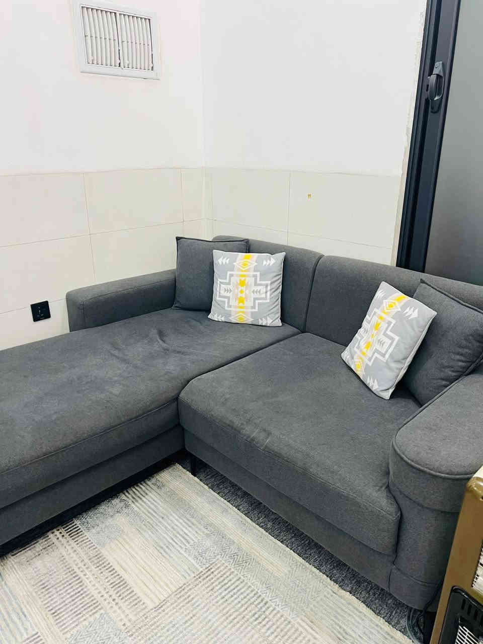 متوفر غرفه نوم كلش نظيفه وقناني غاز نظيفات ومولد 20 امبير يشتغل سويج وهندر وبعض الاغراض
متوفر واتس اب *********** لطفاً
