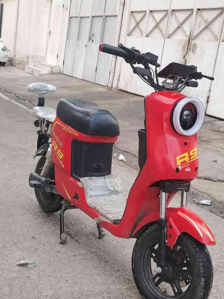 ماتور شحن R9 للبیع مودیل 2025 العقل و البطاریه شرط،والسله موجود ویاها،وسعر 400.000 بیمجال رقم ***********
