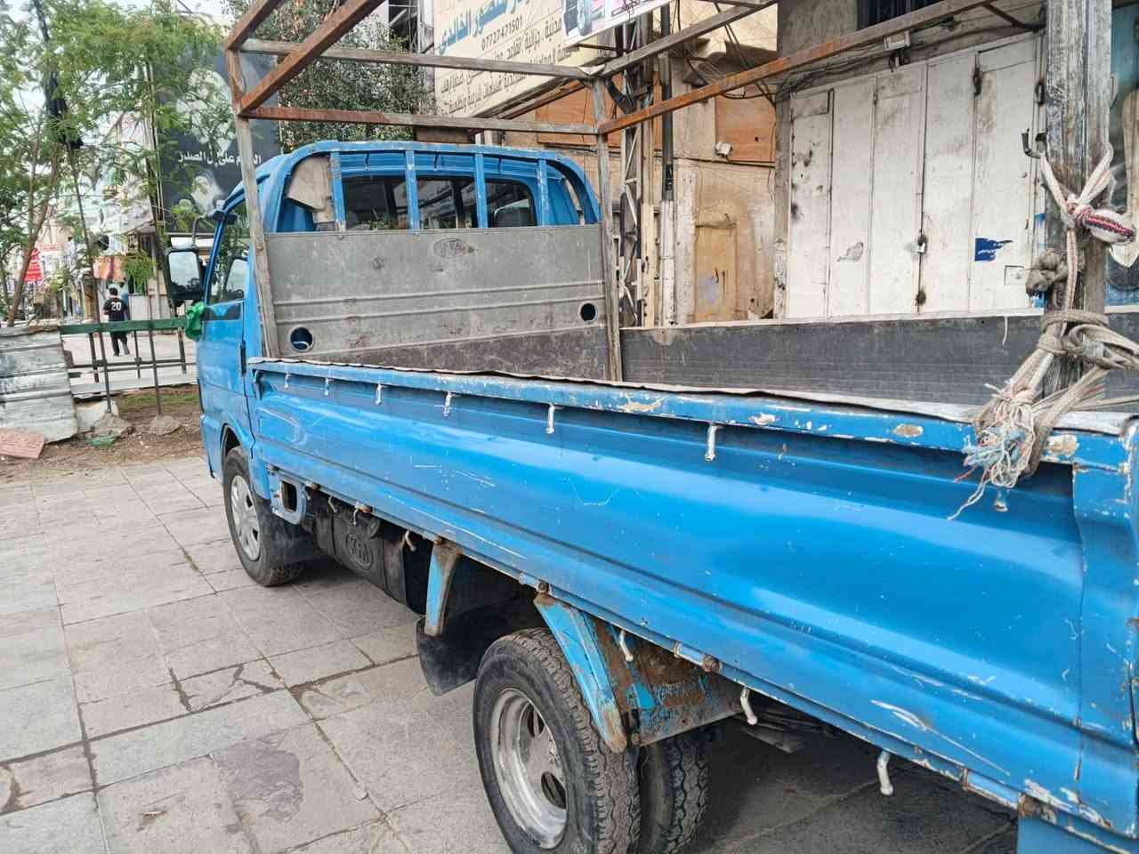 السلام عليكم سيارة بنكو. للبيع موديل 94 
كير حدادية وصدر وسنوية تحويل ثاني يوم باسمي 
هاي سيارة كدامكم نضيفه وحلوة ومال شغل وسعر ؟؟(٤٧).
وهذا  رقمي *********** العنوان. بغداد. شعلة. 💙🙏🏻
