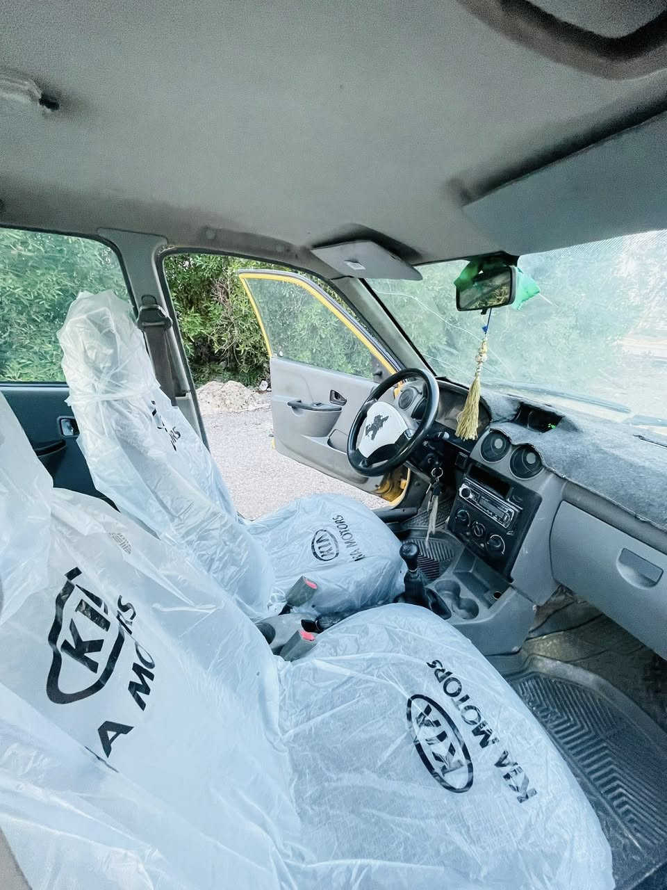 سايبا موديل2014 جاهزه من كلشي گير جديد مكينه نضيفه مصفره هيئه وغرامات  تحويل مباشر*********** السعر23 مكفوله من كل ضربه سياره حلوه وغرفتها نضيفه حداديه ستوني شادها الشراي يتصل وبالخدمه  شباب مكلف بالنشر اتصل على صاحب السياره وستفسر واسف ع الاطاله❤️
