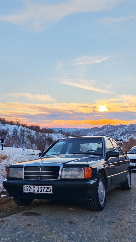 مارسدس190 موديل 1991
📌مصبوغة عام جمالية بدون دواخل شرط
📌داخلها نظافة 80%
📌مكينة حجم 230 بلادي 4سلندر شرط كير توماتيك شرط
📌عنكبوت جديد بلادي شرط هو ومنضومة البانزين
📌طخم تايرات جديد 5 ويل
📌جامات الامامي والمري كهربائي
📌فتحة السقف كهربائي طقتين
📌قفل مركزي
📌شاشة وكاميرا خلفية
📌صدر الامامي جديد 
📌وايرمنيتها كلها شغالة شرط
شرط التحويل سنويتها نافذة بشهر 9 الراح

السعر 54 ورقة وبيها مجال بسيط 
للتواصل *********** واتساب
