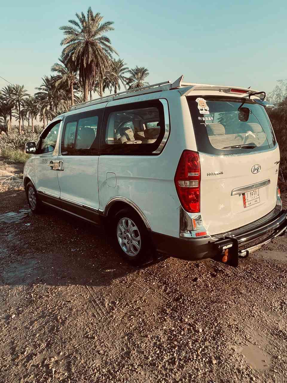 السلام عليكم ستاركس موديل ١٠ مفتوح مكفوله كفاله عامه محرك جديد لا تنقيص ولا تبخير تبريد ثلج  عدا باب السائق مرشوش بدون ضربه او معجون صدر جديد تايرات تخم جديد مواصفات سبع الوان تحكم سترين كلها ع بلاد سعر خاص او الاتصال *********** المكان بغداد/ اللطيفيه
