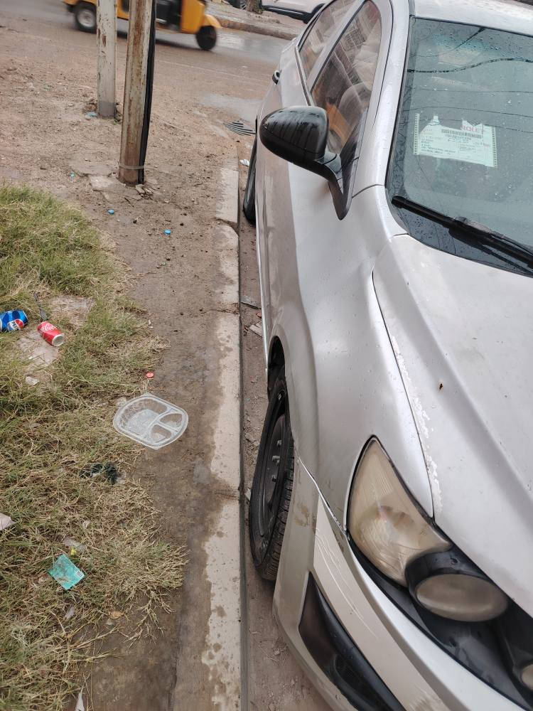 شوفر ليه سونك 2012 رقم بابل كير ومكينه خير من الله أوتو  تخم تاير باتري جديد كهربائيات كلها شغاله لايت زنون مكانه بغداد جسر ديالى القديم سعرها 50 مراوس هم ترهم حسب القناعة واقساط ترهم حسب الاتفاق
***********
