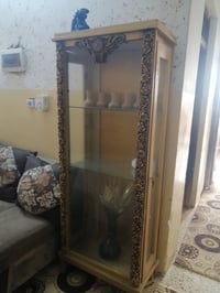 خزانة • للبيع