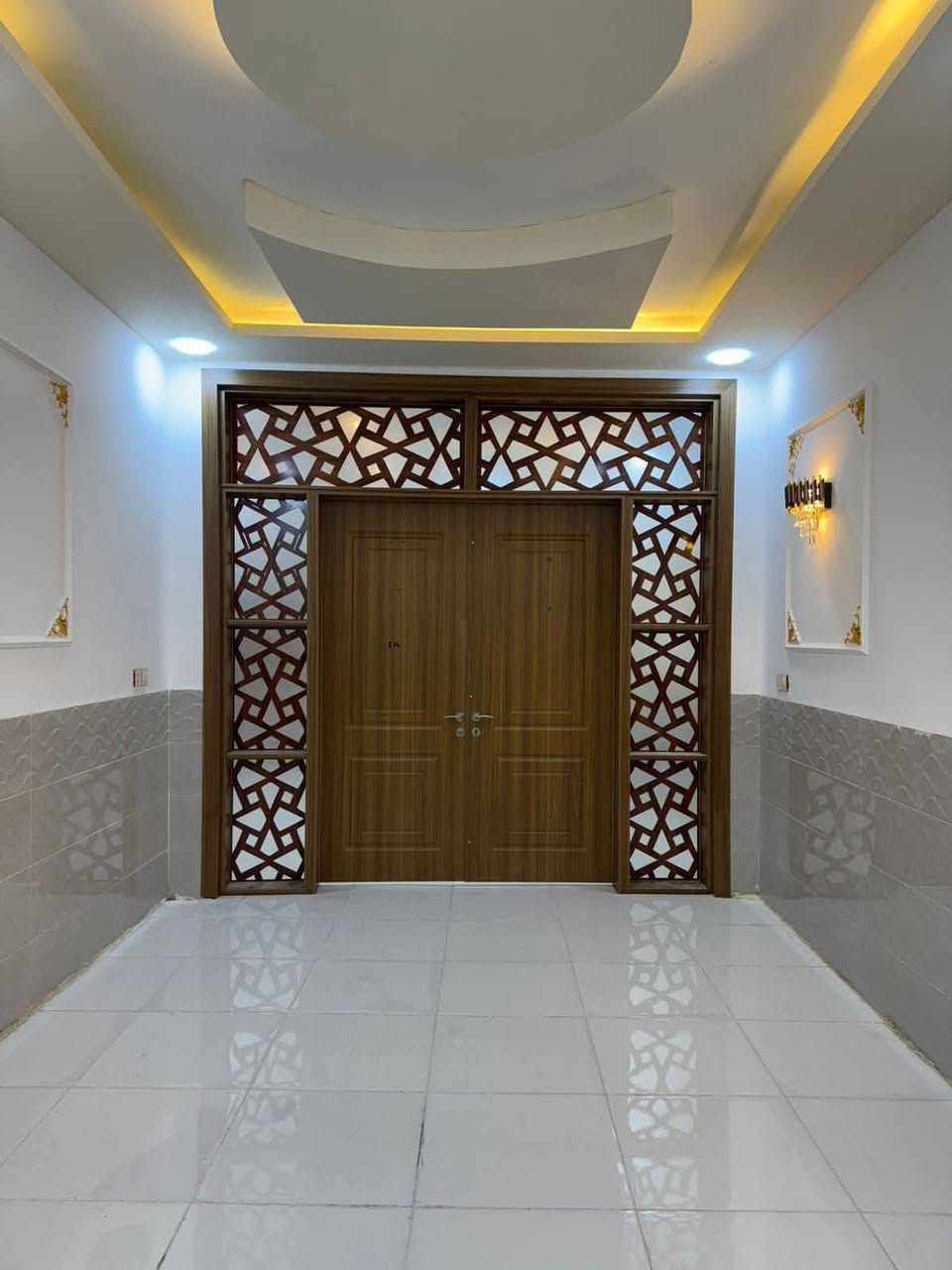 100متر غرفتين بسعر 42 وبي مجال طابو زراعي سند 25 العنــــوان #النجف شارع المطار مقابيل ملحق قريه الغدير للستفار ***********او مراسله واتساب ***********
