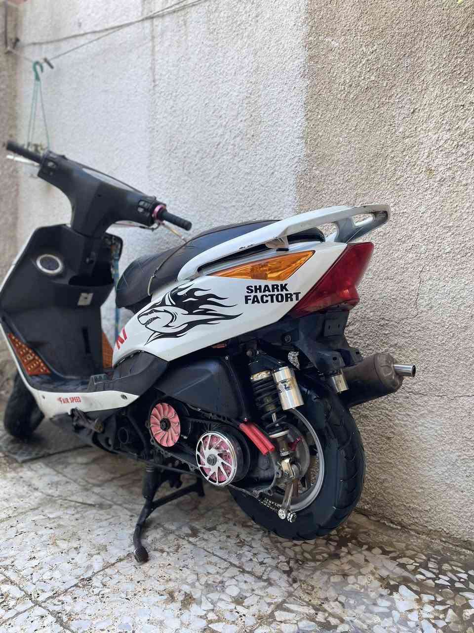 سلام عليكم
ثعلب للبيع دراجه مزوعه غراض مثل ماموضح كدامك

مكينه ٥٨ كور رياضي مكينه خرسه

مكاني بغداد حريه راسلني او تخابر وبخدمتك

رقم ***********
