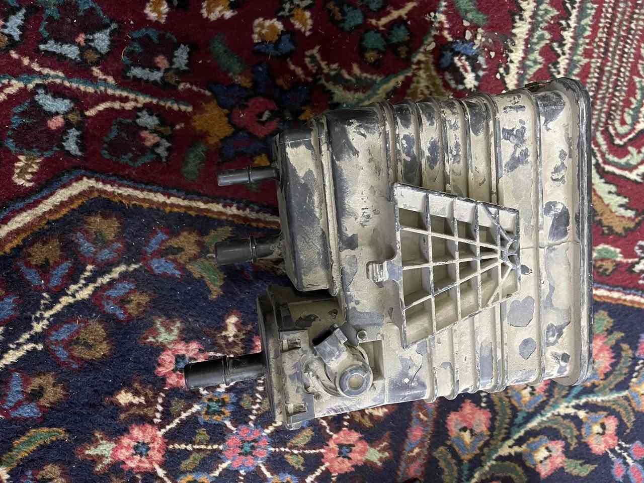 غراض كمارو ١٦ وفوك للبيع
مبخرة خلفية  ٧٠ الف
مبخرة اماميه ٣٠ الف
بروجكتر جهة السايق تك اصلي ٨٠ الف
لويات خلفية ((مهبطه)) ٤٠ الف
حساس تاير ١٠ الف
***********
