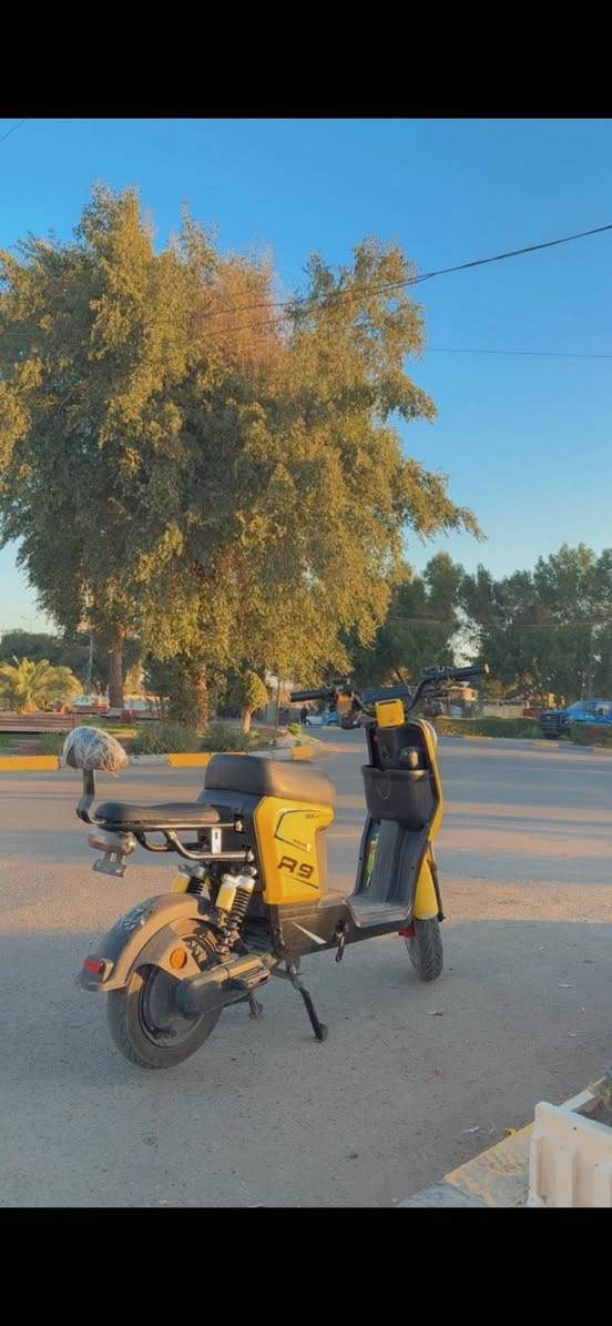 ملف بطاريات عقل كله شغال بلادي
دي جي خارجي عالي 
بس الدكمه مال هورن عاطله
سعر ٣٥٠ عنوان بغداد الكريعات
رقم ***********
