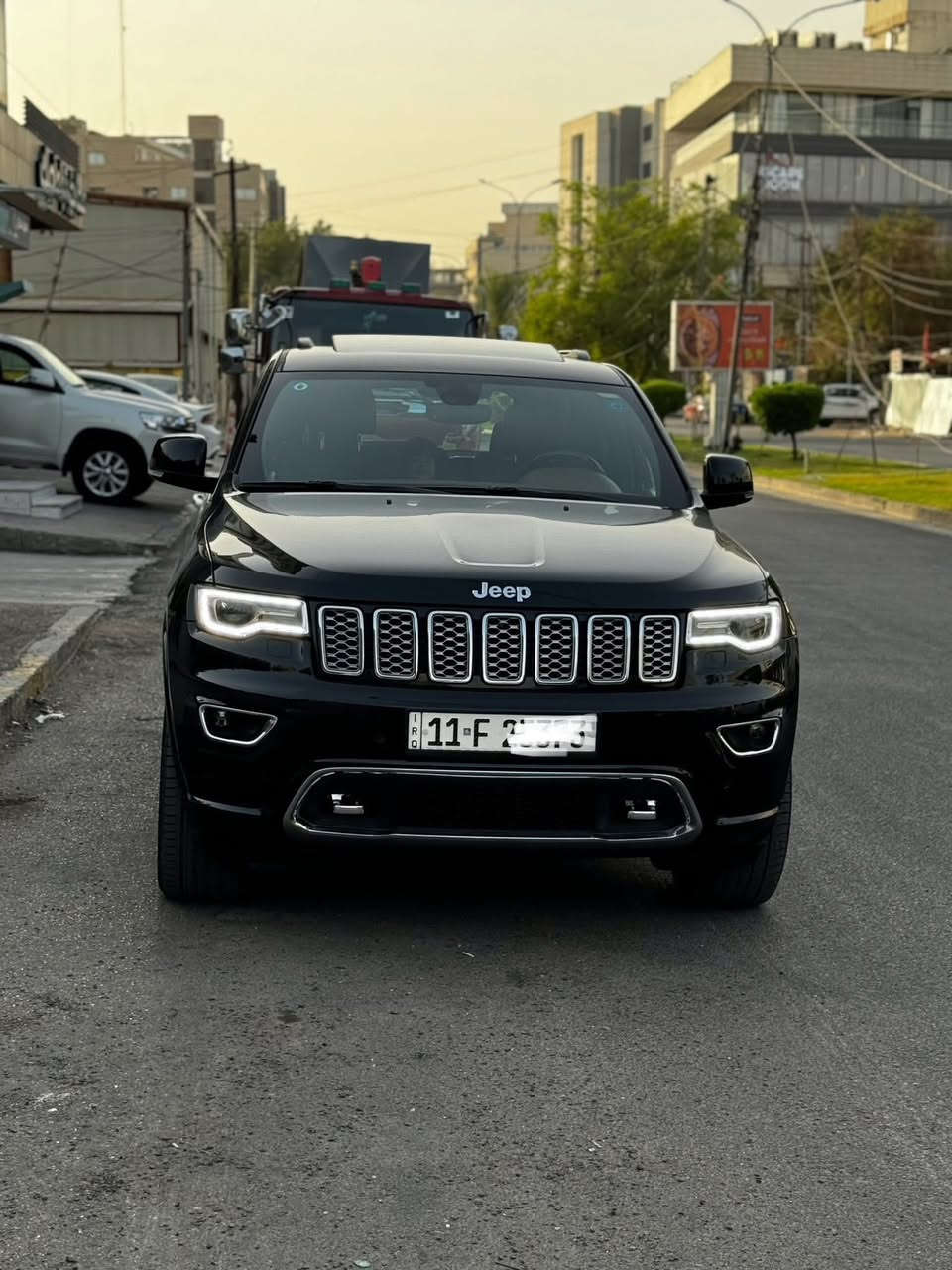 السلام عليكم جيب اوفر لاند
موديل 21خليجي وكالة ليث العبيدي
لون اسود مغلفه ppf
المحرك v6.   3.6L
ماشيه 70 الف 
مكفوله كفاله عامه من اي ضربه
دفع رباعي4X4ماوس
رادار جانبي مانع تصادم
تحذير الخروج عن المسار
تحذير النقطه العمياء
داخل جملي قرميدي المميز
نضام الاصطفاف الالي (اوتو بارك)
ويل قياس 20انج
سقف بانوراما 
شاشه كبيره8.4انج
نضام التعليق (جكات)
ستيرن كهرباء 
المصابيح الاماميه زنون 
كشافات الضباب زنون
تشغيل عن بعد
صندوق كهرباء
حفظ وضعيات الجلوس (ميموري)
المقاعد الأمامية كهربائيه
المقاعد الأمامية تدفئه تبريد
مشغل اقراص DVD/CV 
سستم صوت هارمون كوردون
حساسات اماميه
حساسات خلفيه
كاميرا خلفية 
تدفئه ستيرن
زراك لايت
المرايا الجانبيه قابله للطي
مرايا متحسسه للضوء العالي
مانع تزلق خلفي 
مقود الساىق من الخشب 
بلوتوث تليفون
محدد سرعه
نضام التشغيل والاطفاء الاوتوماتيكي
نضام بريك اوتوماتيكي 
..سعر السياره (332)وبيه مجال
المكان بغداد الشعب ..
رقم الهاتف للاستفسار
***********}

