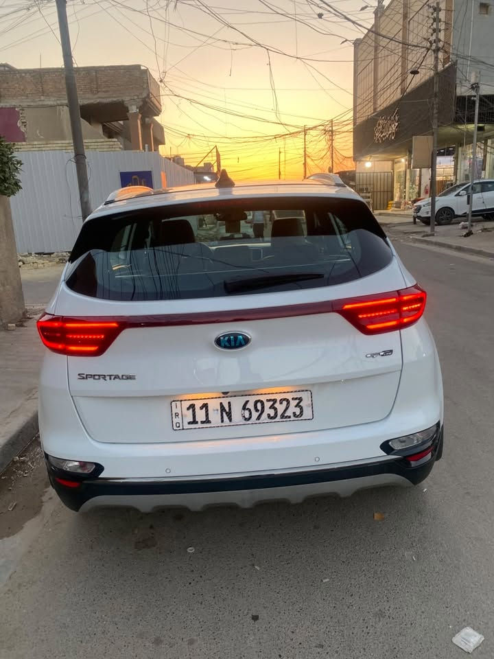 السلام عليكم اسبورتج جيتي لاين فول مواصفات جديده موديل ٢٠٢١ ماشيه ٤٧ الف السيارة مكفوله من كلشي سعرها ٢١٥$ السيارة بأسمنه مكانها شارع فلسطين ***********
