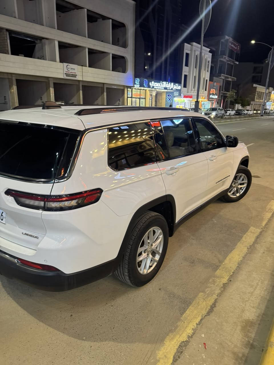 جيب وارد امريكي نص فول ضرر بسيط جدآ مرفقه صوره الضرر راس البنيد فقط بدون دواخل 
تخم تاير
حداديه 
حساسات خلفيه اماميه
كامره خلفيه
داخل ابيض 
محرك V6
عدد الركاب 7
ماشيه 60 الف
السياره جديده لوك بدون رصعات وبدون شخوط
رقم بغداد
السعر 275وبي مجال 
المكان الانبار 
الهاتف ***********
