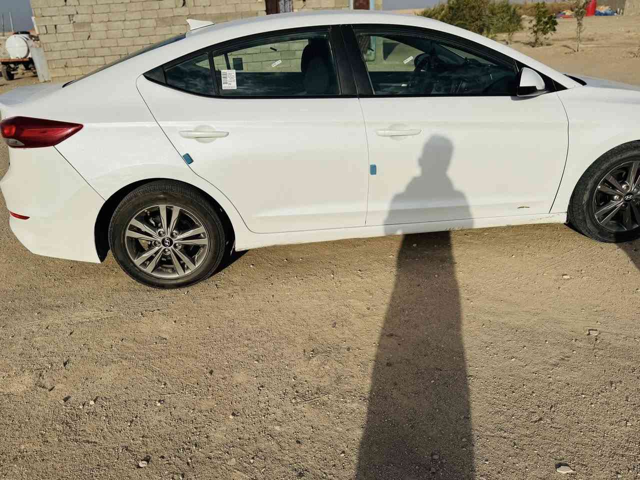 مديل 18 سعر118وارد امريكي ضررها الباب خلف سائق تبديل محرك 2000بسمي سياره بيها مكانات جراد مكان سياره البصره زبير 
***********
