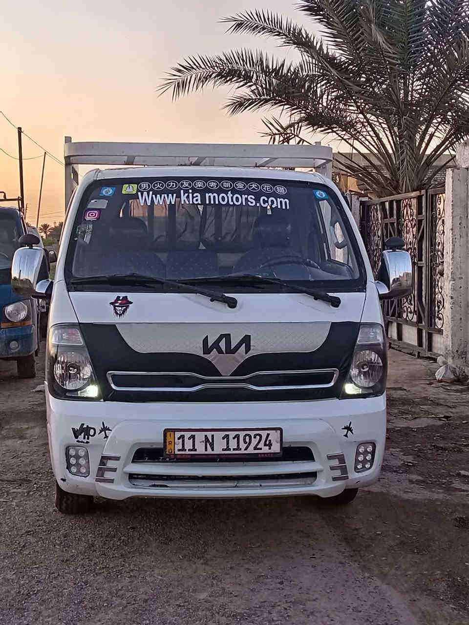 السلام عليكم كيا حمل موديل 16 جير محرك اكسن خير من الله السياره تخن صدر امامي خلفيد ماكينه لا تنقص ولا تبخير رقم بغداد انجليزي مكان السياره اطراف التاجي سيطره النباعي السعر والاستفسار على هذا الرقم***********
