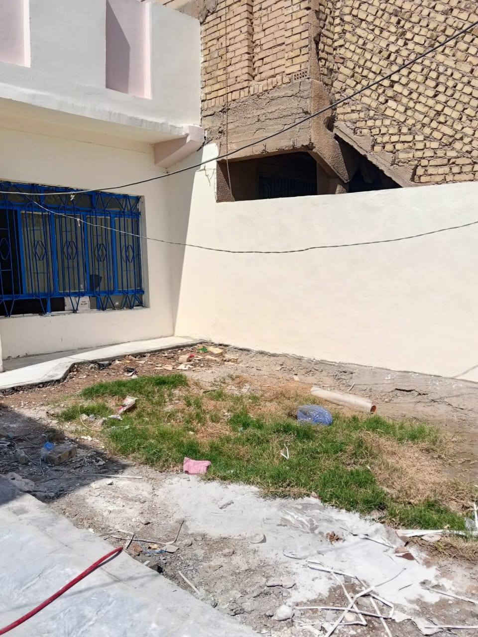 يالله يتوفر دار للبيع حي بغداد مساحة ١٧٦م واجه ٨ م  ٣ غرف وصاله ومطبخ واستقبال وكراج وحديقه  وصحيات ٢   السعر ١٩٠ قليل ***********🌷 ***********
