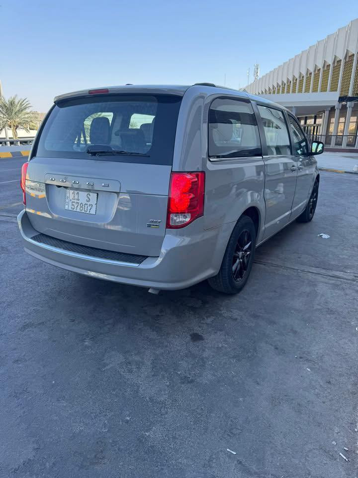 السلام عليكم للبيع موديل 19 صور الحادث بالمنشور ومغيرين لونها شاصي ولغود سليمه عل فحص باب كهرباء صدر جديد تخم تاير جديد ماشيه 85 عنواني بغداد حي تونس السعر 150 
***********
